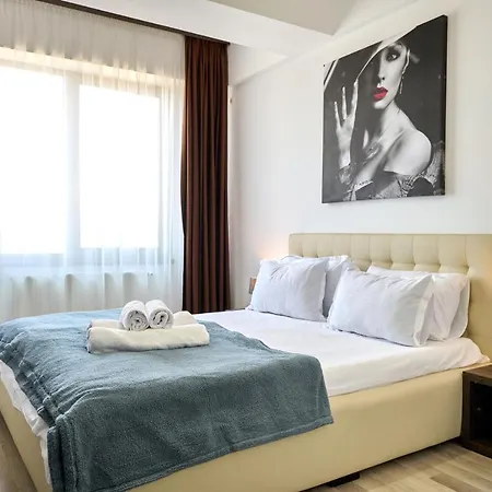 La Vida Loca Summerland مامايا