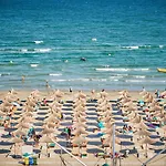 La Vida Loca Summerland Apartment Mamaia