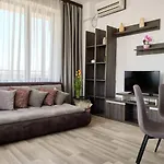 La Vida Loca Summerland Apartment