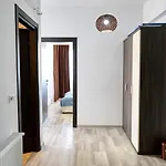 La Vida Loca Summerland Apartment Mamaia