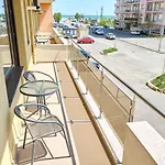 La Vida Loca Summerland Apartment
