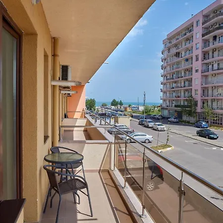 La Vida Loca Summerland Apartament